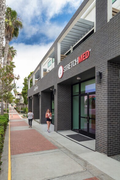 More Photos Of 7606 Girard Ave, La Jolla Apartments For Lease