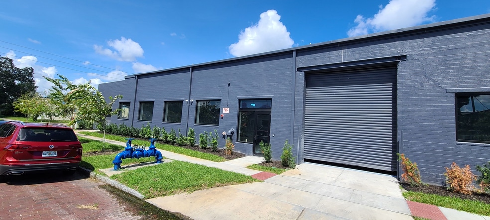 More Photos Of 2200 2nd Ave S, Saint Petersburg Flex For Lease