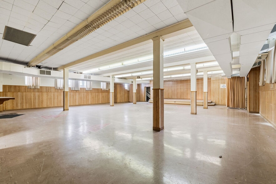 More Photos Of 366 E Tulane Rd, Columbus Religious Facility For Sale