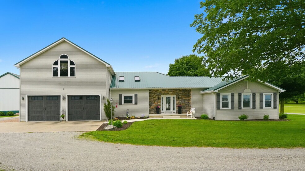 More Photos Of 5920 N 200 E, Leesburg Hospitality For Sale