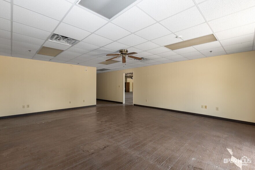More Photos Of 2200 5th St, Wichita Falls Warehouse For Sale