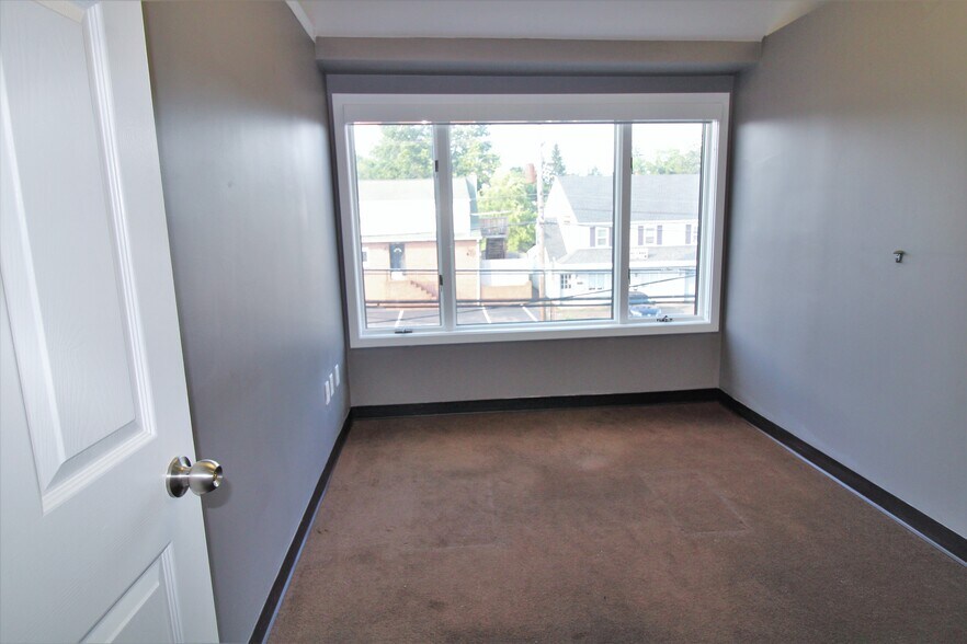 More Photos Of 538 Street Rd, Southampton Office For Lease