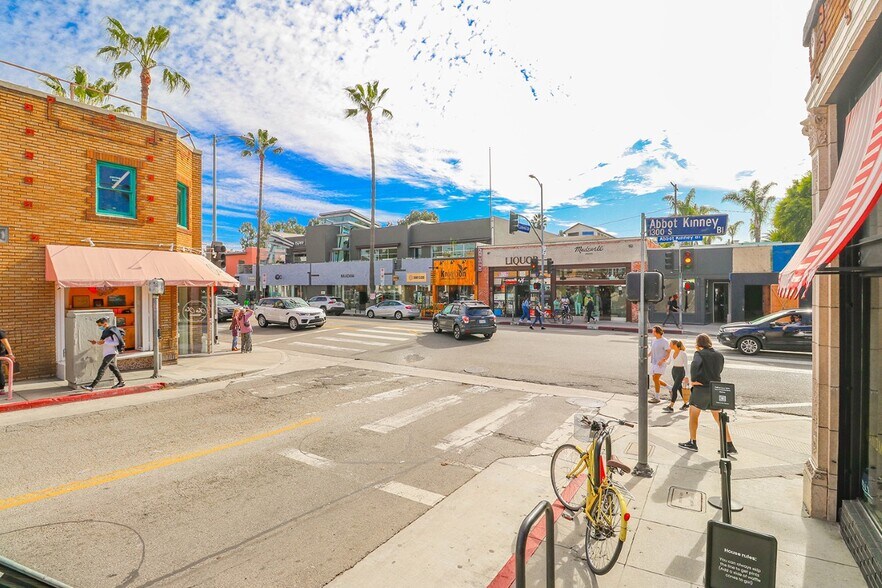 More Photos Of 1410 Abbot Kinney Blvd, Venice Storefront Retail Office For Lease