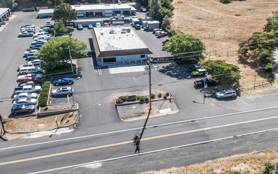 More Photos Of 18437 5th Ave, Jamestown Office For Sale