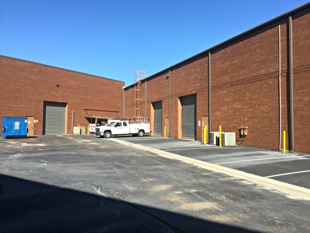 More Photos Of 822 James Record Rd, Huntsville Warehouse For Lease
