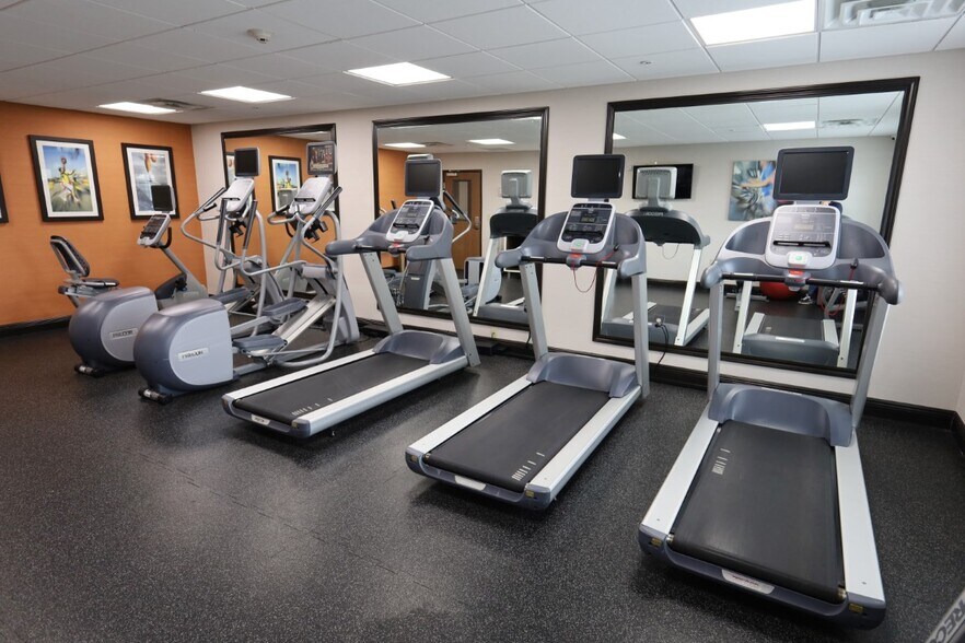 More Photos Of 14055 Park Dr, Tomball Hotel For Sale