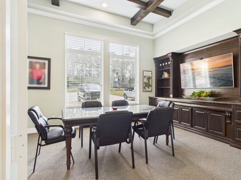 More Photos Of 16751 TX-75 Hwy, Willis Office For Sale