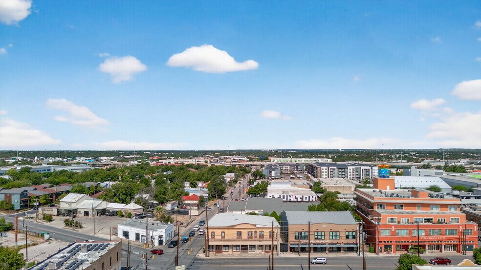 More Photos Of 1425 S Flores St, San Antonio General Retail For Sale