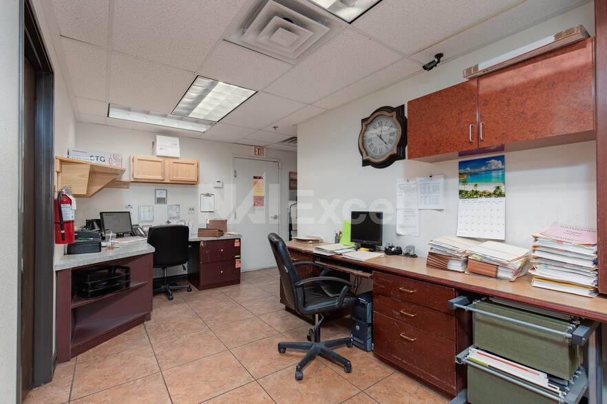 More Photos Of 3365 Pepper Ln, Las Vegas Loft Creative Space For Sale