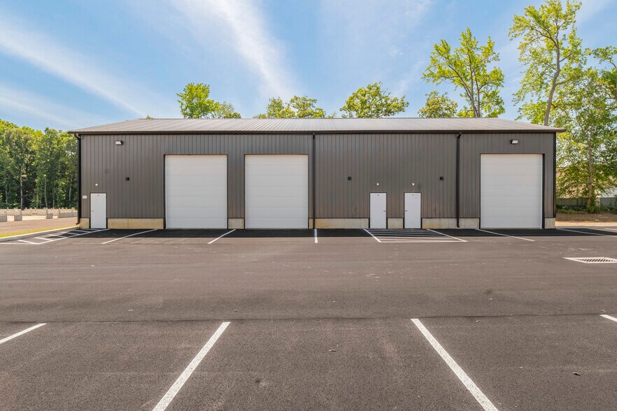 More Photos Of 1600 Porter Rd, Bear Distribution For Lease