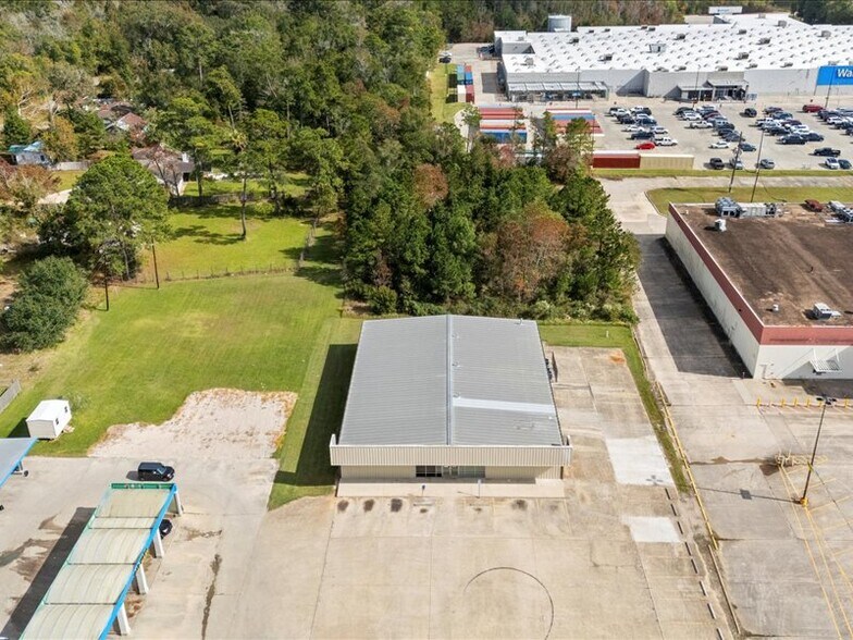 More Photos Of 1390 N Main St, Vidor General Retail For Lease