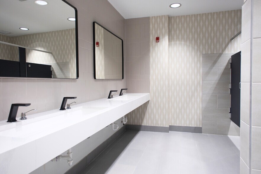 More Photos Of 4100 S Stream Blvd, Charlotte Unknown For Lease