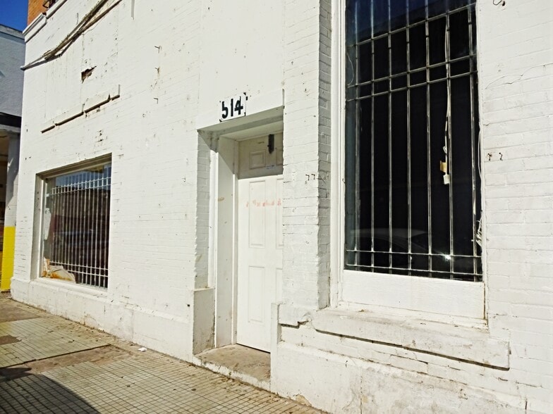 More Photos Of 1307 Hidalgo St, Laredo Storefront Retail Office For Sale