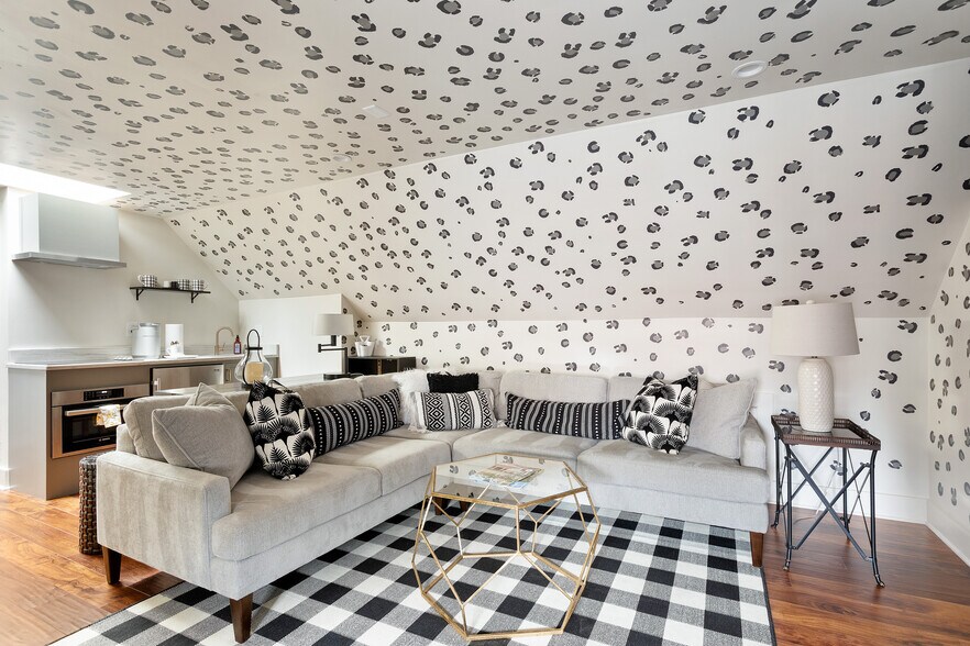 More Photos Of 184 Ashley Ave, Charleston Specialty For Sale