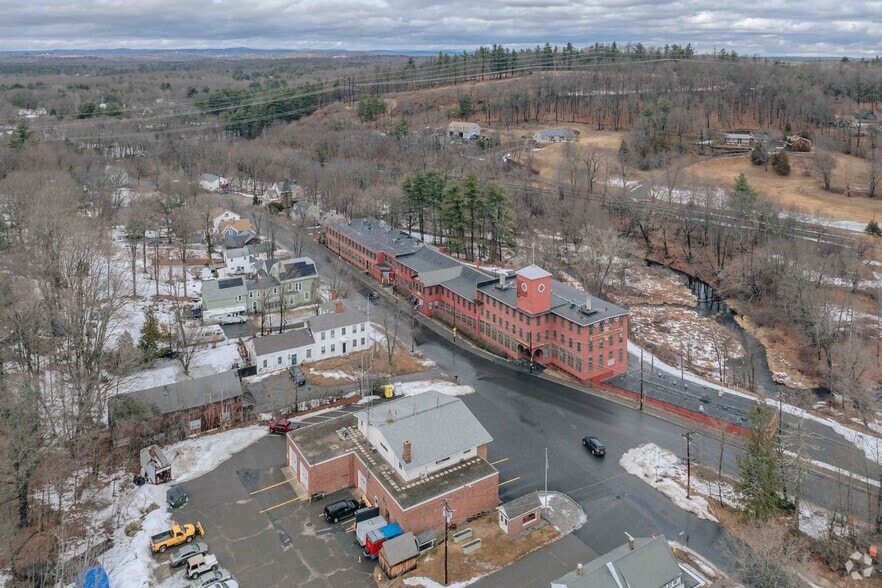 More Photos Of 17 Leominster Rd, Shirley Warehouse For Lease