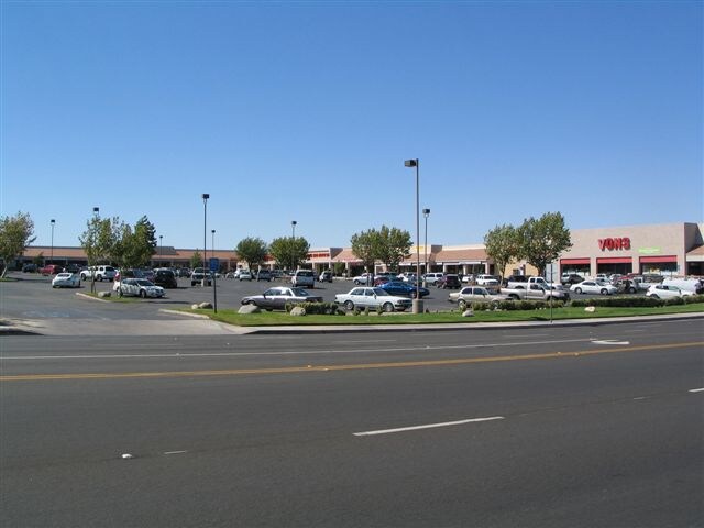 More Photos Of 17320-17398 Main St, Hesperia Unknown For Lease