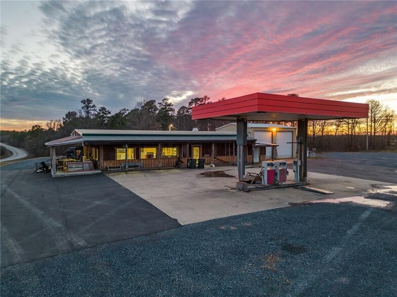 More Photos Of 28 Indian Hwy 144, Broken Bow Truck Stop For Sale