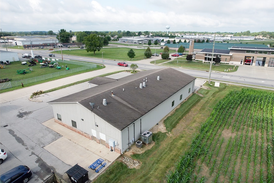 More Photos Of 2500 Parkway Dr, Shelbyville Medical For Sale