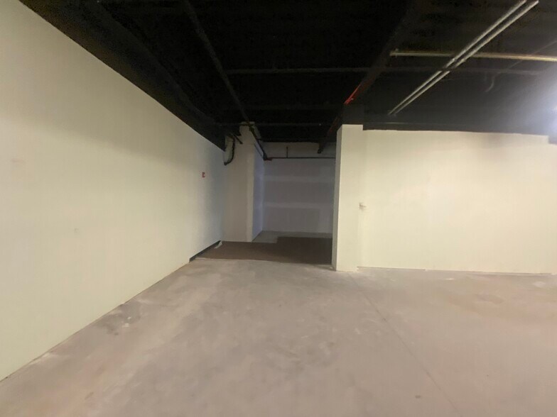 More Photos Of 150 Rowan St, Fayetteville Office For Sale