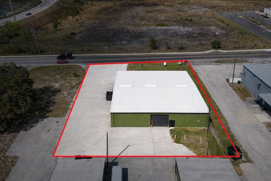 More Photos Of 2621 Skyview Dr, Lakeland Industrial For Lease