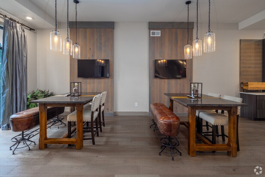 More Photos Of 130 Cinema Dr, Hendersonville Apartments For Lease
