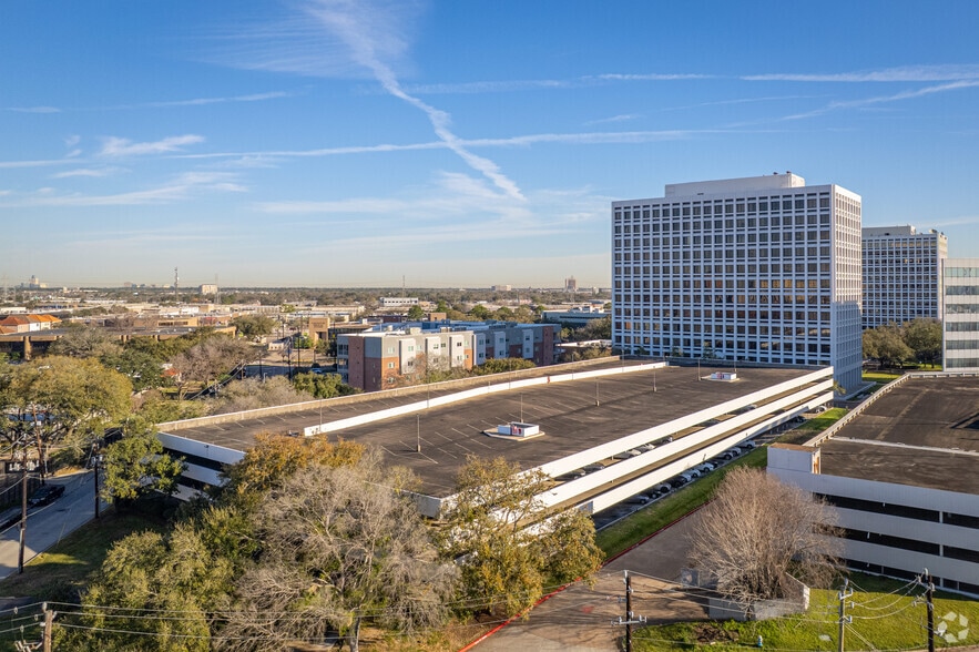 More Photos Of 6200 Savoy Dr, Houston Office For Lease