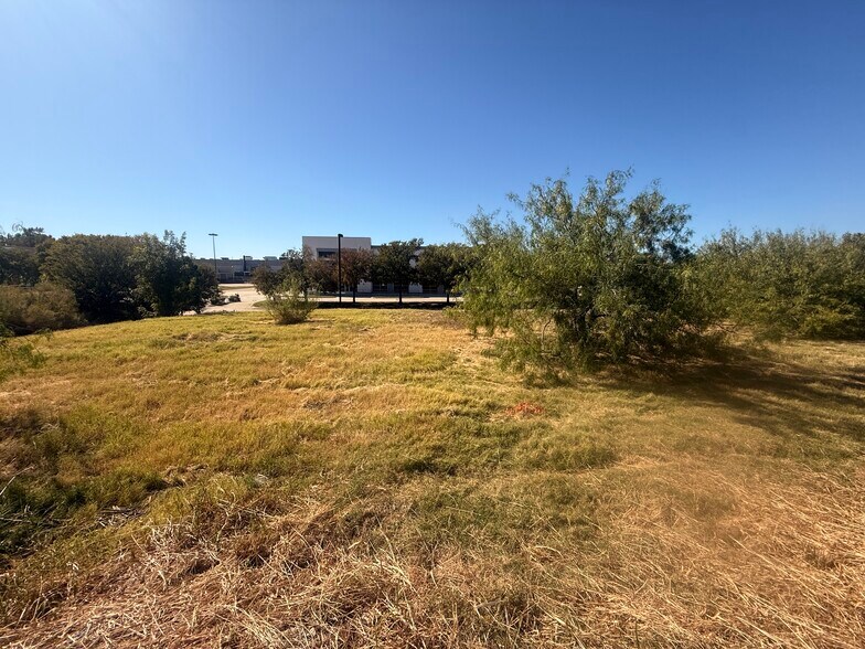 More Photos Of 3550 Regent Blvd, Irving Land For Sale