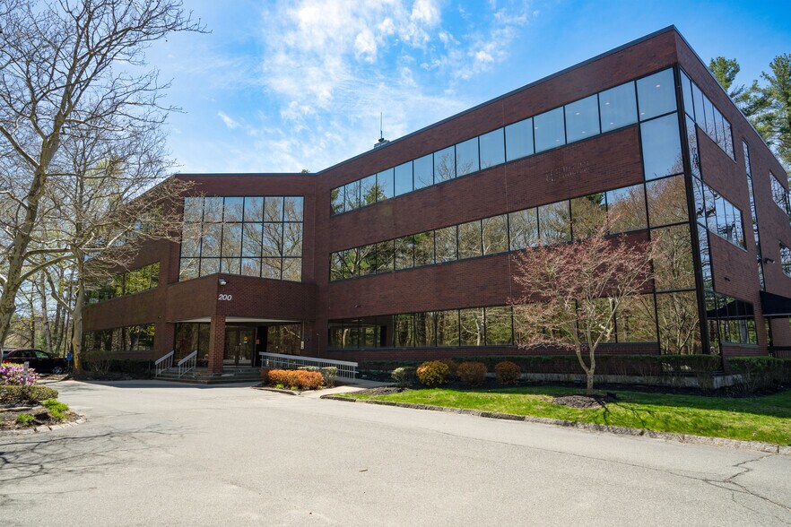 More Photos Of 200 Cordwainer Dr, Norwell Office For Lease