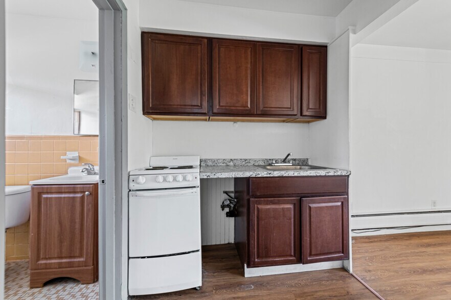 More Photos Of 19625 Conant, Detroit Multifamily For Sale