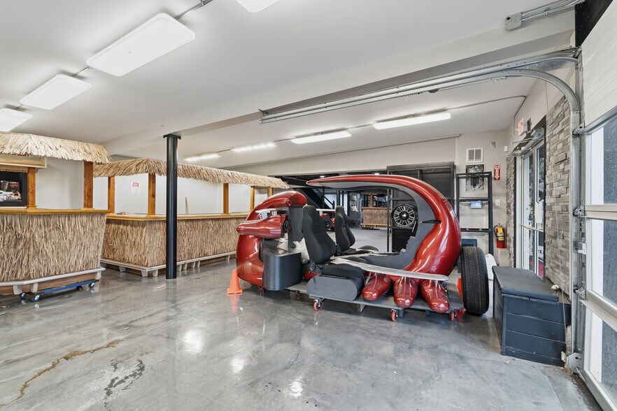 More Photos Of 1097 Eddie Dowling Hwy, North Smithfield Service Station For Sale
