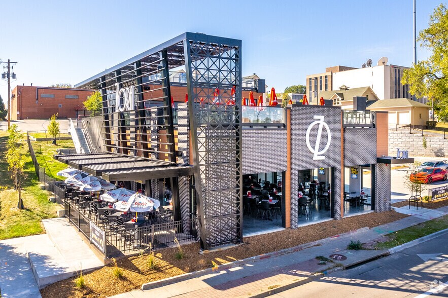 More Photos Of 2120 Ingersoll Ave, Des Moines Restaurant For Lease