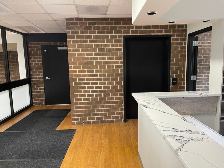 More Photos Of 825 E Golf Rd, Arlington Heights Medical For Lease