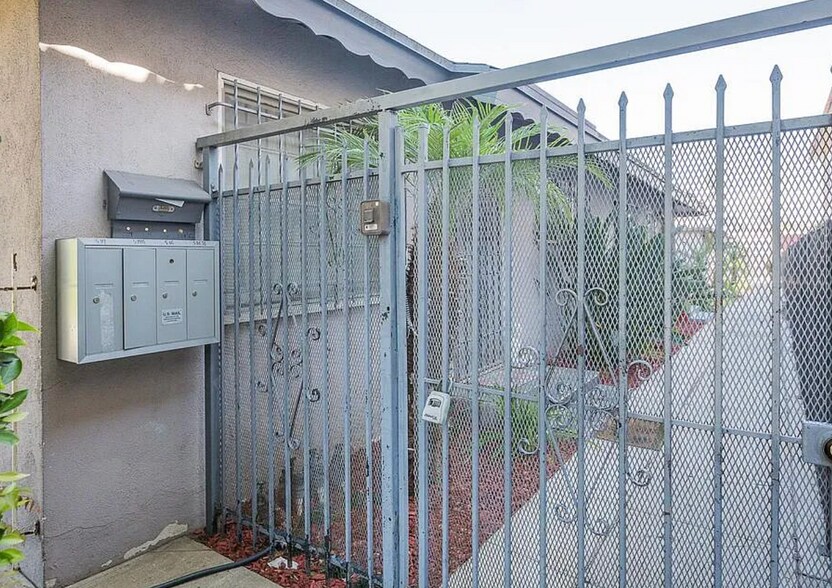 More Photos Of 534 Hyde Park Pl, Inglewood Apartments For Sale