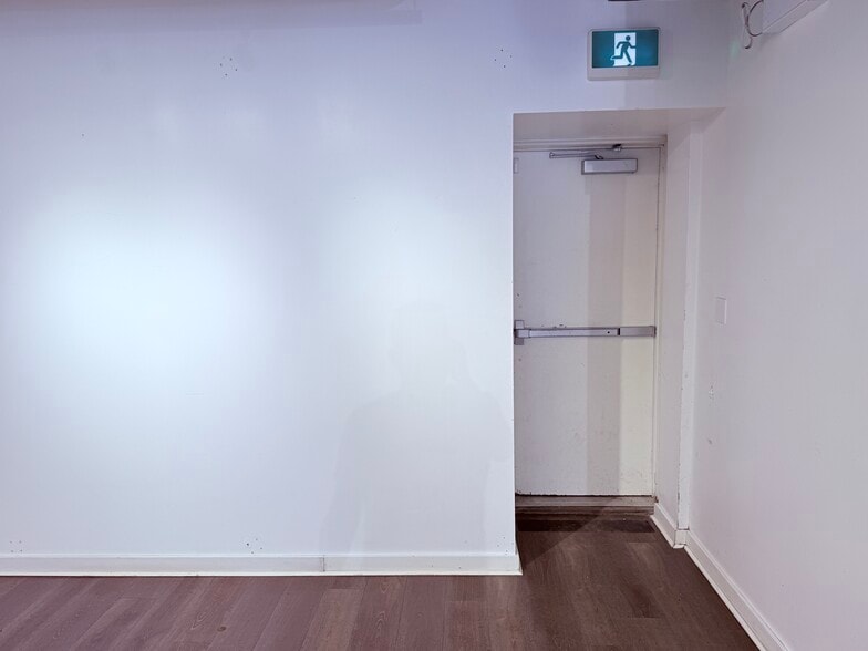 More Photos Of 391 Bank St, Ottawa Storefront Retail Office For Sale