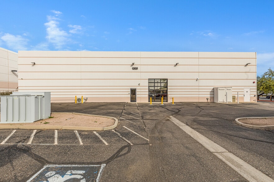 More Photos Of 1305 W Auto Dr, Tempe Light Manufacturing For Sale