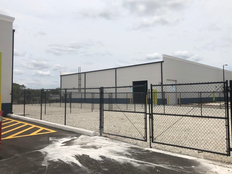 More Photos Of 8160 SW Jack James Dr, Stuart Light Distribution For Lease