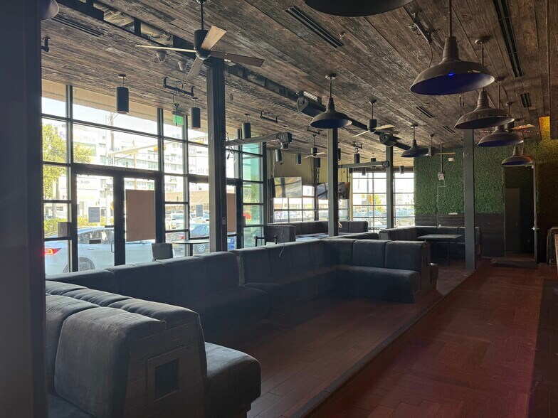 More Photos Of 4901 Washington Ave, Houston Freestanding For Lease