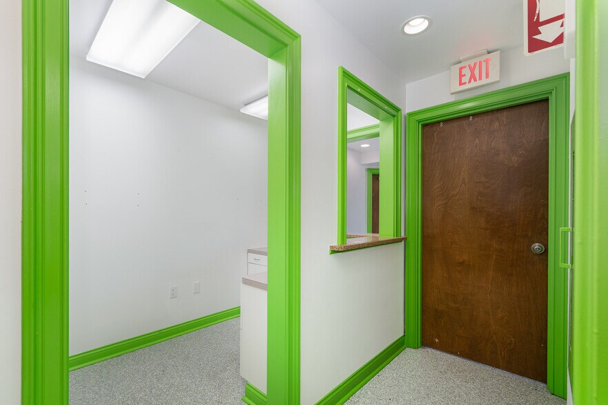 More Photos Of 6901-6909 Burlington Pike, Florence Medical For Sale