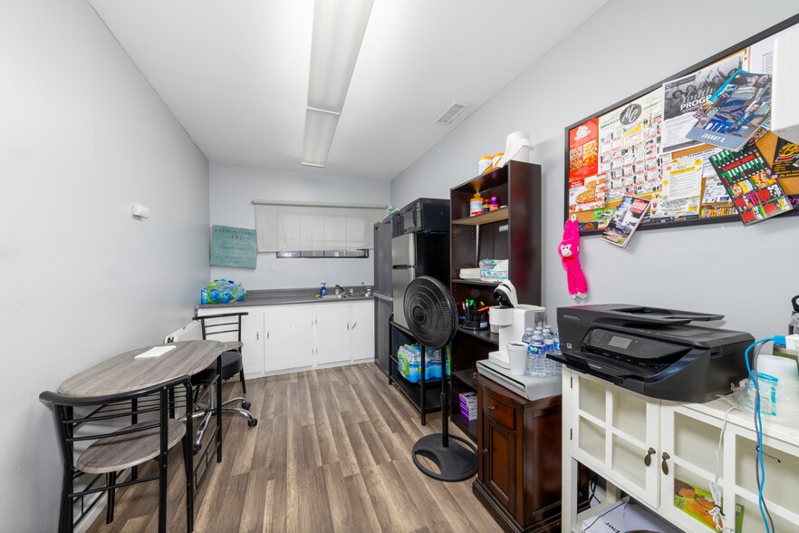 More Photos Of 8148 Sierra Ave, Fontana Storefront Retail Office For Sale