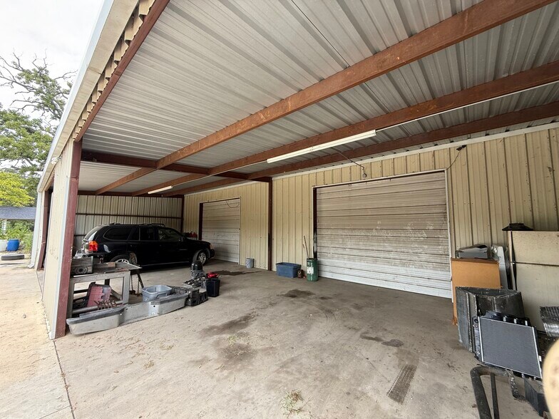 More Photos Of 10015 FM 751, Quinlan Flex For Sale