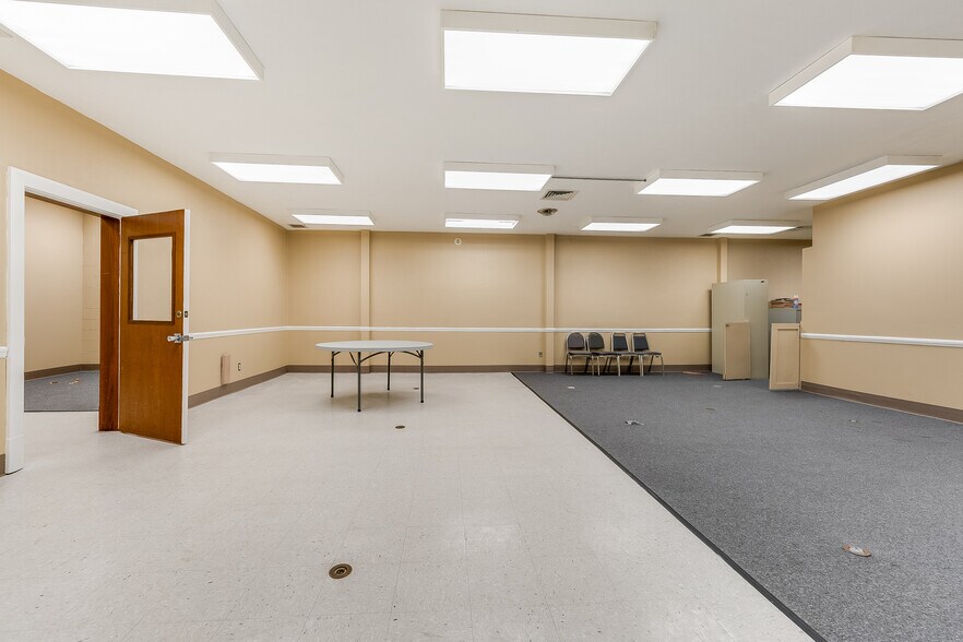 More Photos Of 531 N Central Ave, Connersville Office For Lease