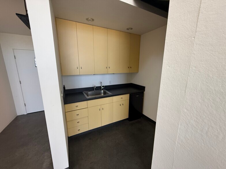 More Photos Of 2332 4th St, Berkeley Warehouse For Lease