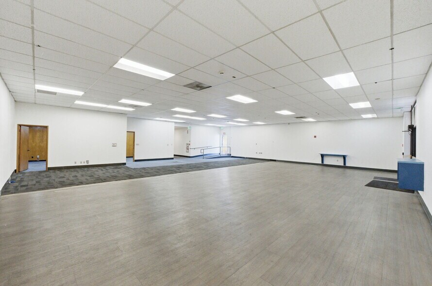More Photos Of 6537 Foothill Blvd, Oakland Office For Lease