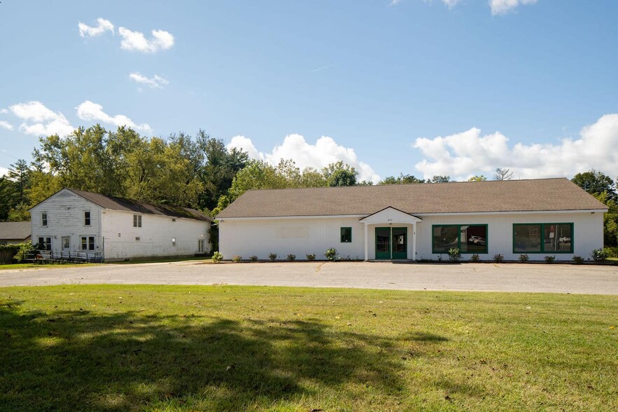 Primary Photo Of 403 Ashley Falls Rd, Canaan Freestanding For Sale