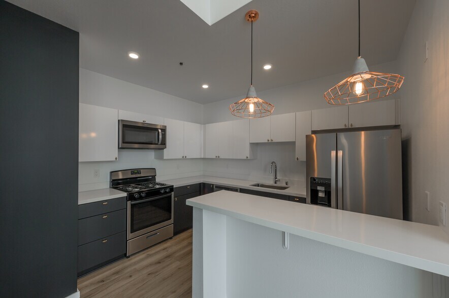 More Photos Of 1033 W 5th St, Chico Apartments For Sale