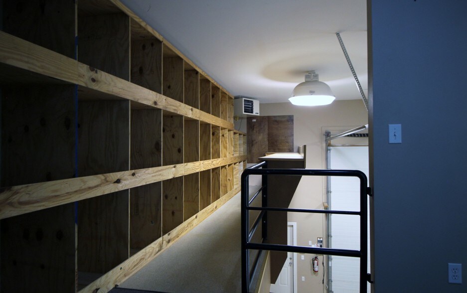 More Photos Of 10151-10171 Bergin Rd, Howell Flex For Lease