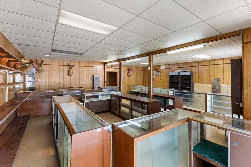 More Photos Of 1375 W San Antonio St, New Braunfels Freestanding For Sale