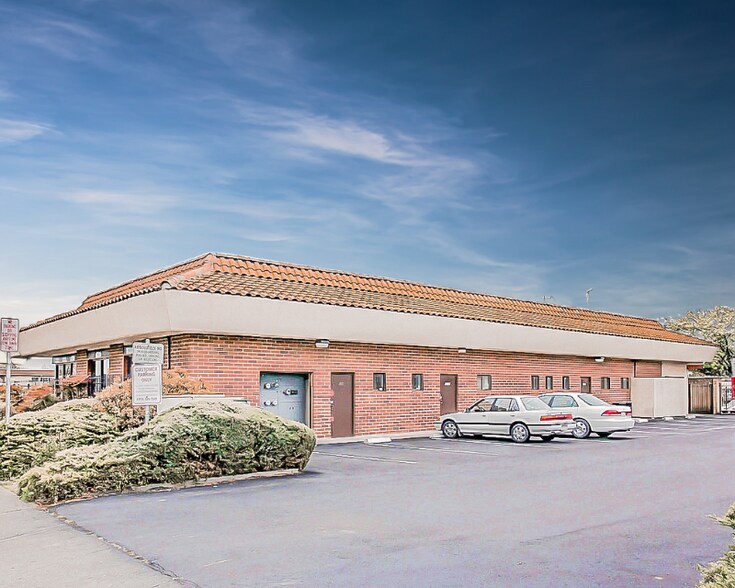More Photos Of 2147-2159 N Texas St, Fairfield Restaurant For Lease