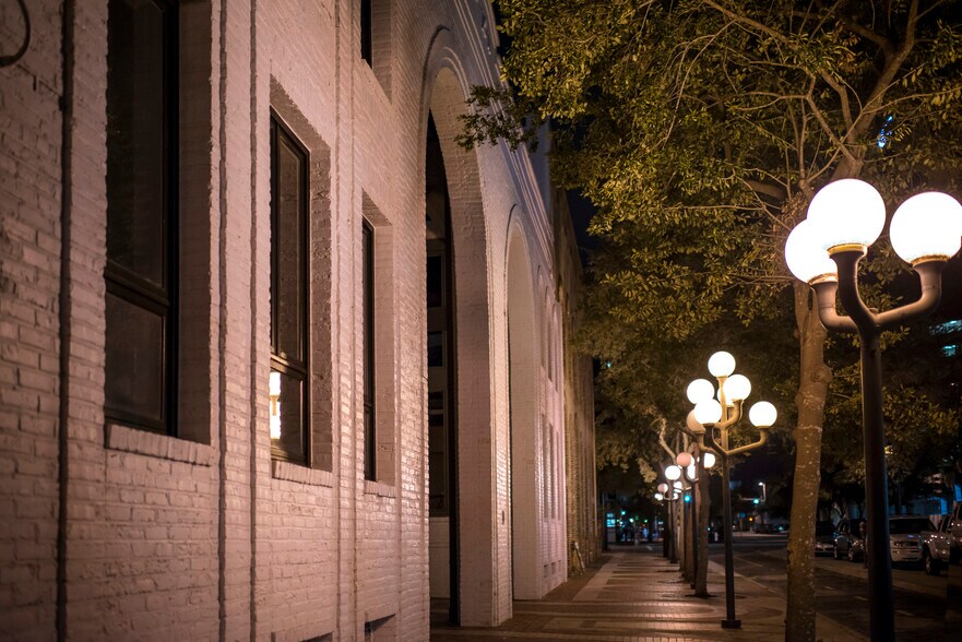 More Photos Of 260 1st Ave S, Saint Petersburg Office Residential For Sale