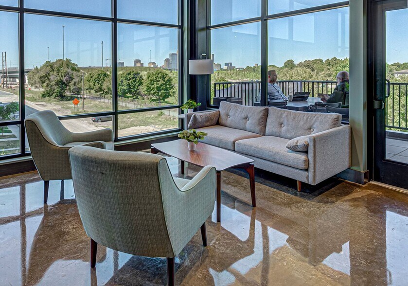 More Photos Of 1533 Lewis St, Indianapolis Coworking Space